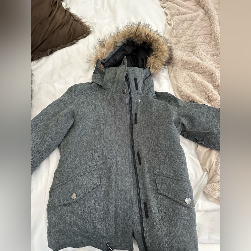 Never worn women’s Roxy ski/snowboarding jacket